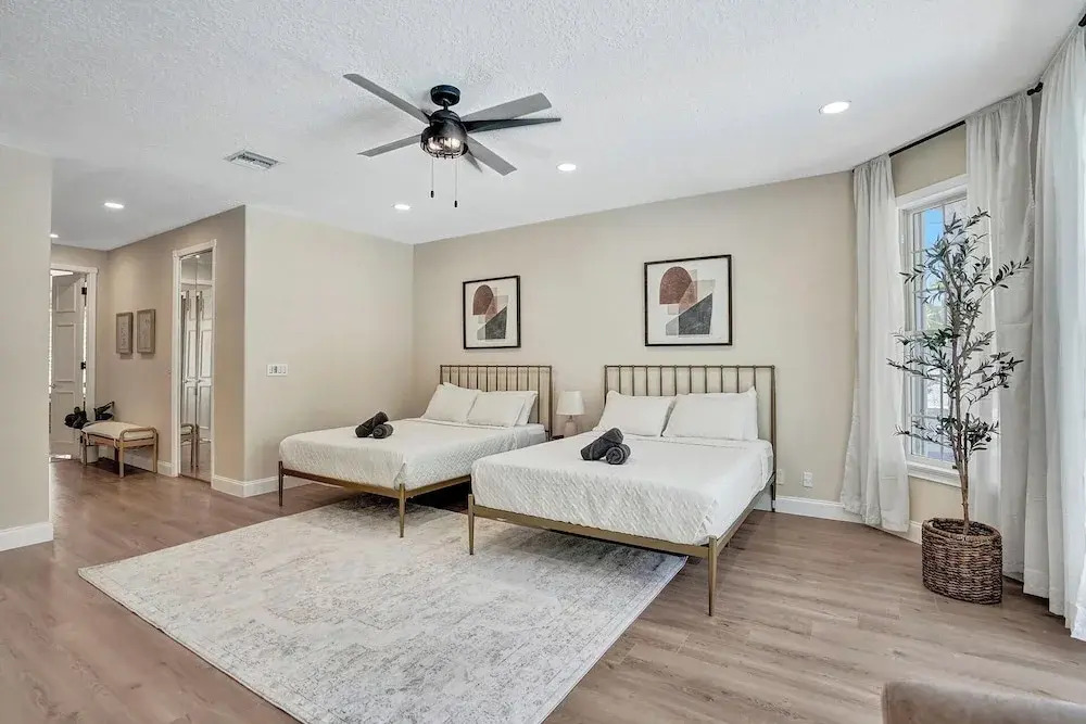 6BR Hollywood Lakes Home with Pool & Spa