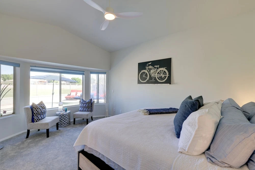 Golf Course View! Dog-friendly Retreat in Glendale