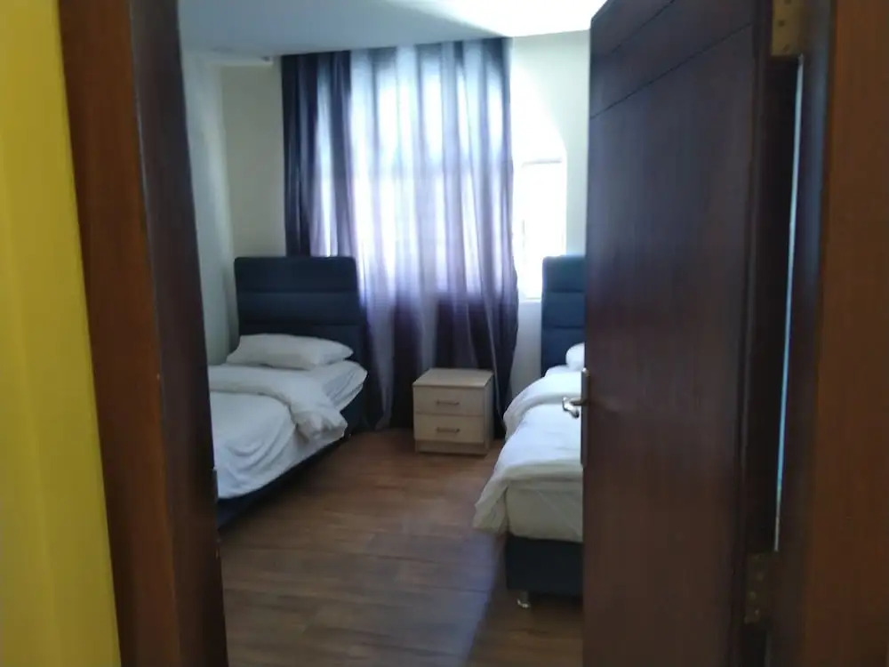 Neat Two Bedroom Apartment Close City