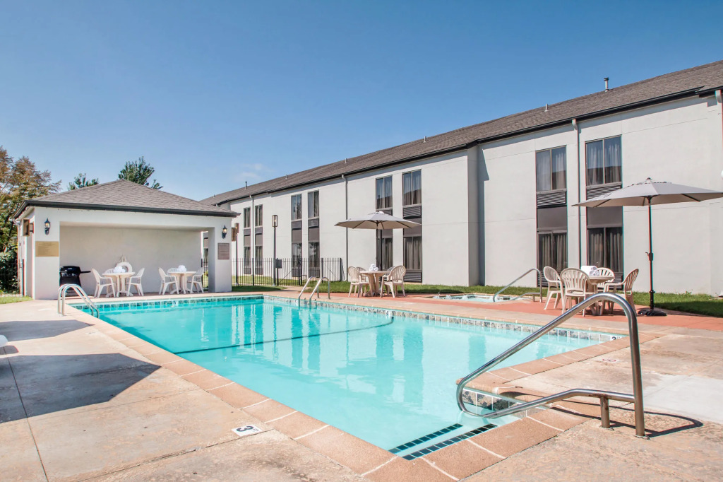 Best Western Courtview Hotel