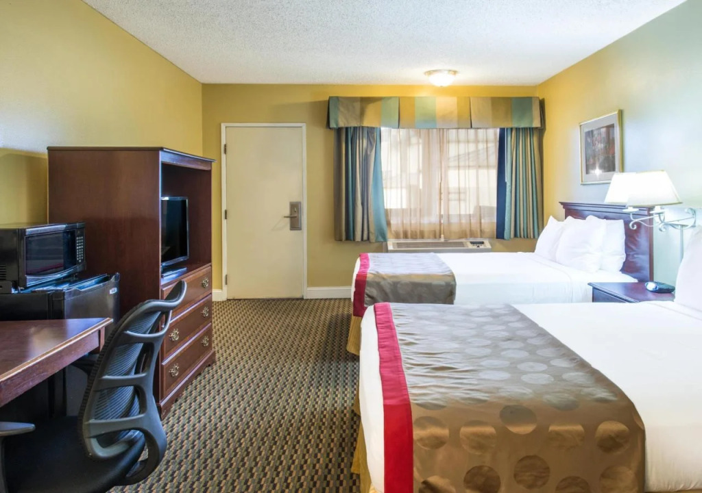Ramada by Wyndham West Sacramento Hotel and Suites