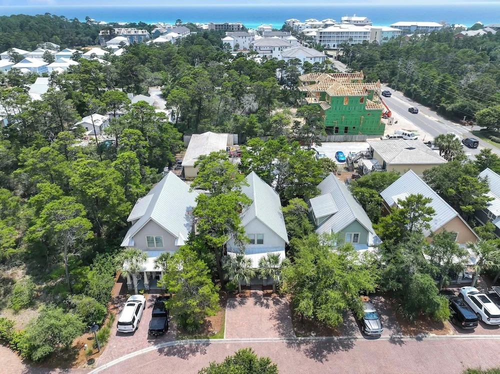Steps From the Beach! Private Beach Home! Sleeps 10!