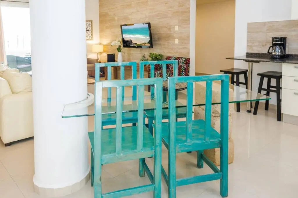 Modern Condo, Just Steps To Mamitas Beach And 5Th!