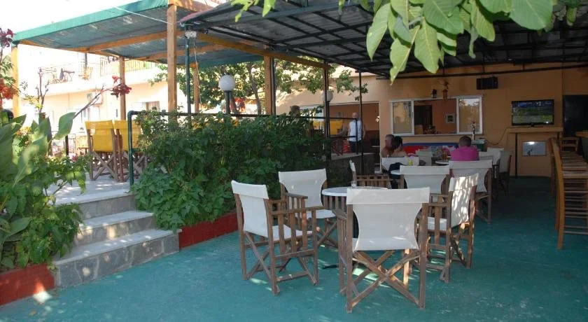 Lakis Studios