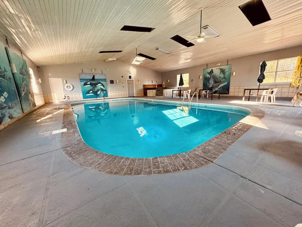 Ozark Inn and Suites