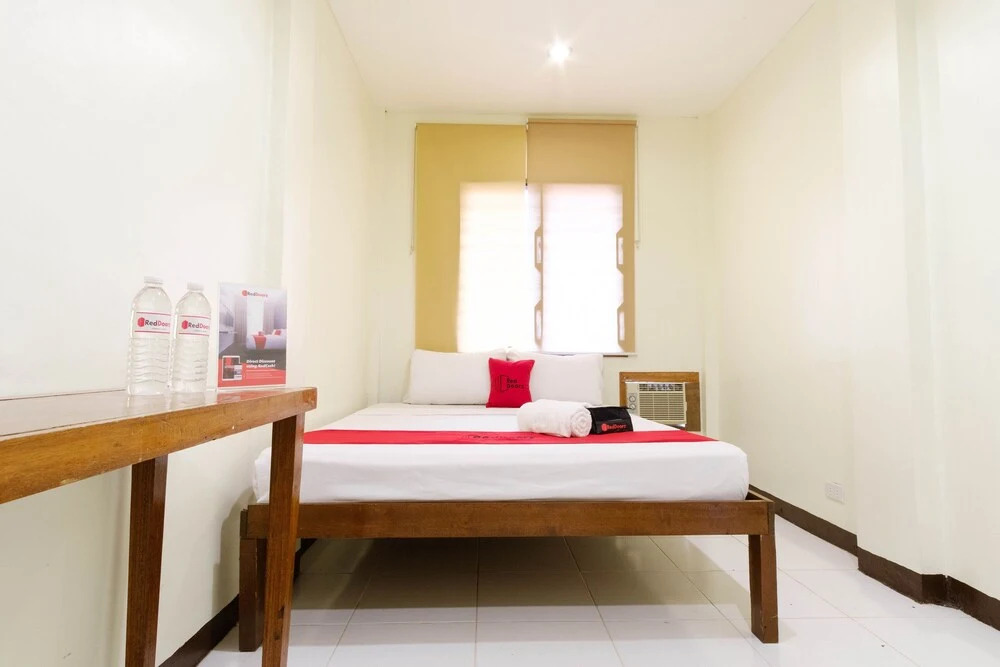 RedDoorz @ Socrates Road Palawan