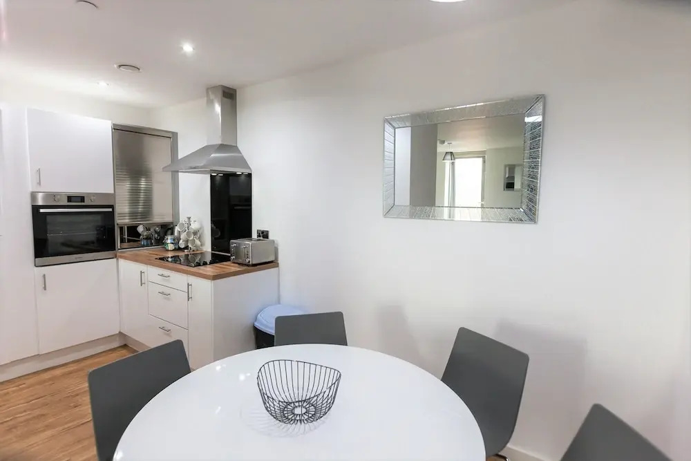 Beautiful 3 Bed Apartment in Media City