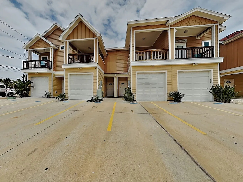 Flip Flops and Pop Tops by Silver Sands Vacation Rentals
