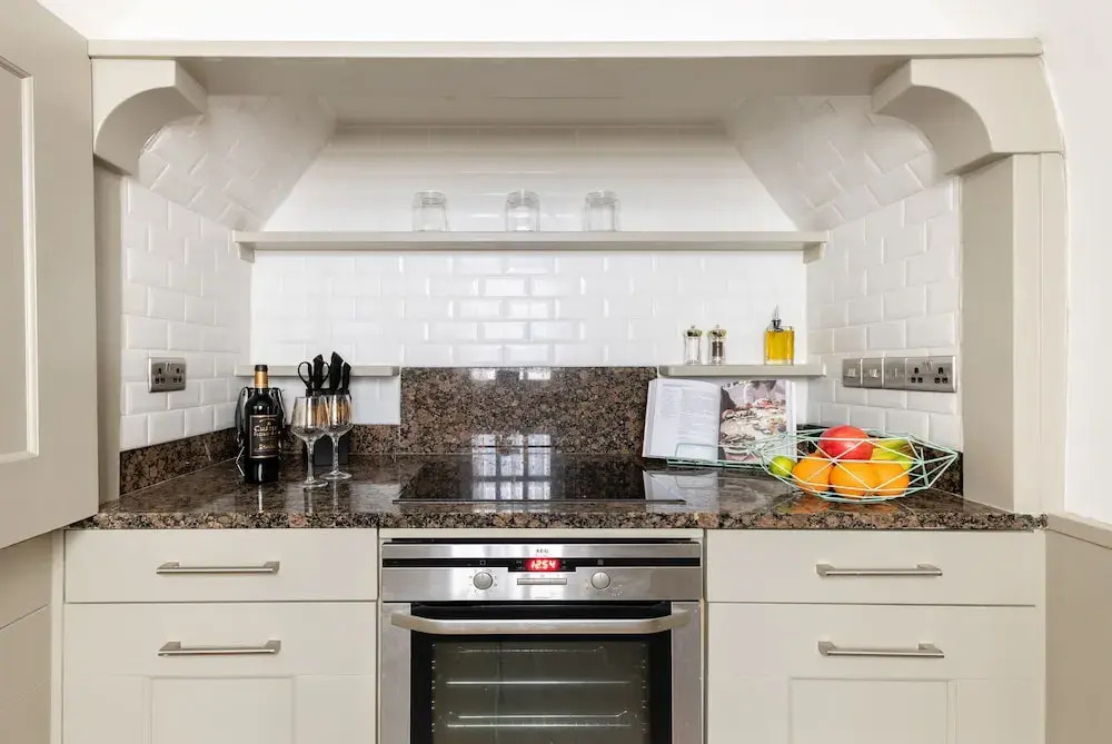 The Pimlico Gardens - Modern 3BDR with Patio & next to River Thames