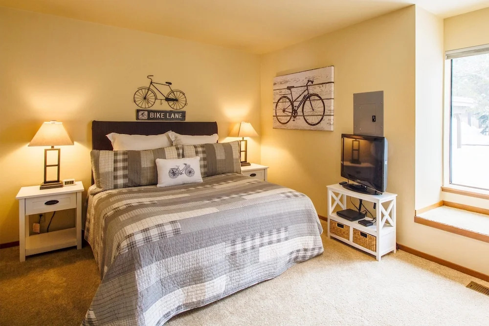 Skyline Condo 13