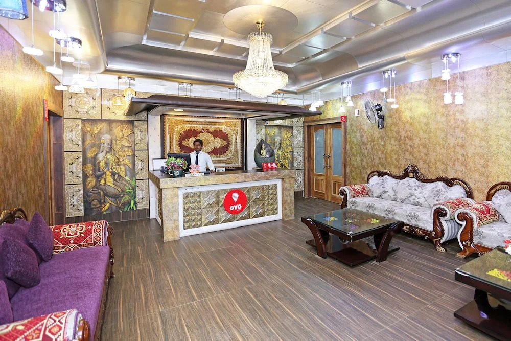 OYO 9855 Hotel Royal Suites