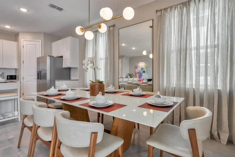 Luxury 5 Bedroom Home 10 Minutes From Disney