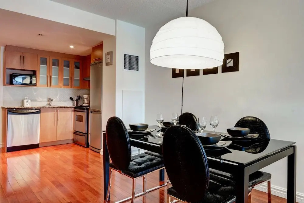 Bleury Furnished Suites by Hometrotting