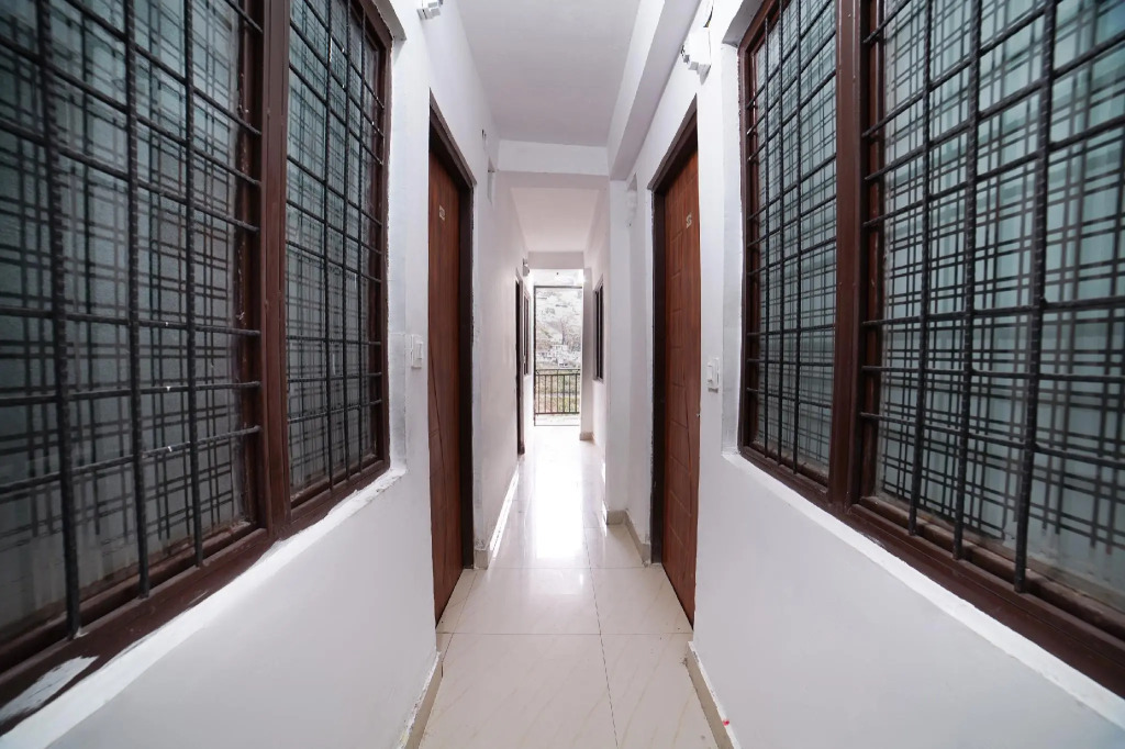 SPOT ON 66981 Mahi Home Stay