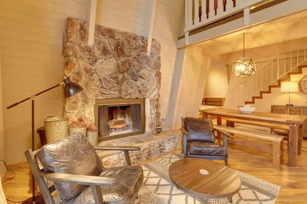 Near Skiing & Hiking: Carnelian Bay Cabin