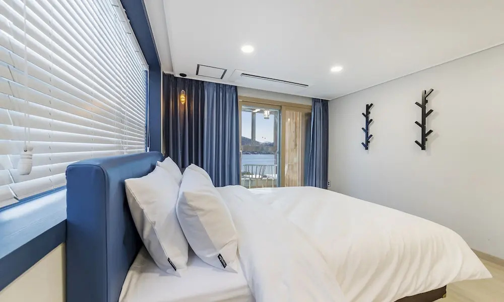 Yeosu Yeosuya Hostel Pension
