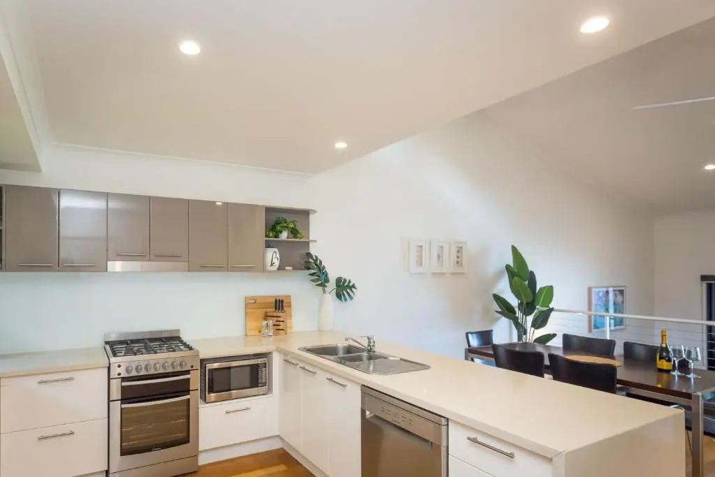 Shorelines 23 Hamilton Island 2 Bedroom Ocean View  Near Marina With Golf Buggy