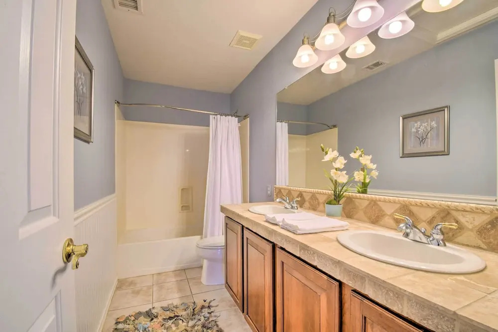 Hot Tub & Fire Pit: Mtn-view Mesa Home!