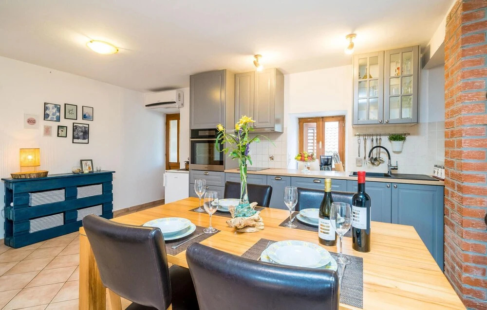 Stunning Home in Gruda With Wifi and 2 Bedrooms