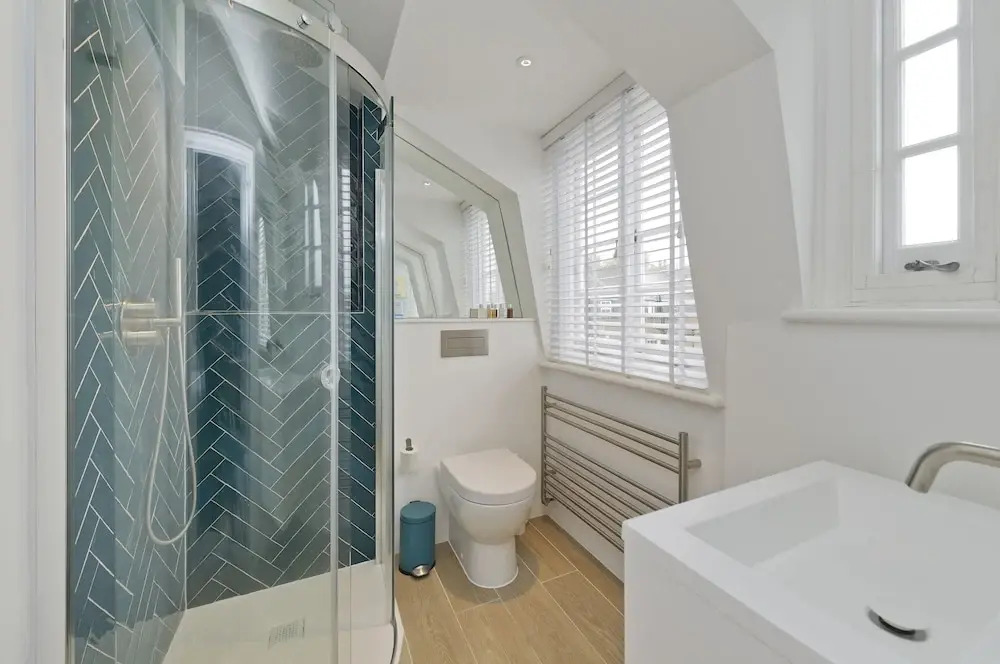 Stunning Bayswater Apartment Near Hyde Park by Underthedoormat