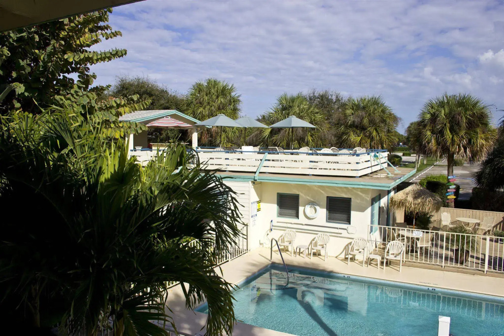 Seaspray Surf Lodge