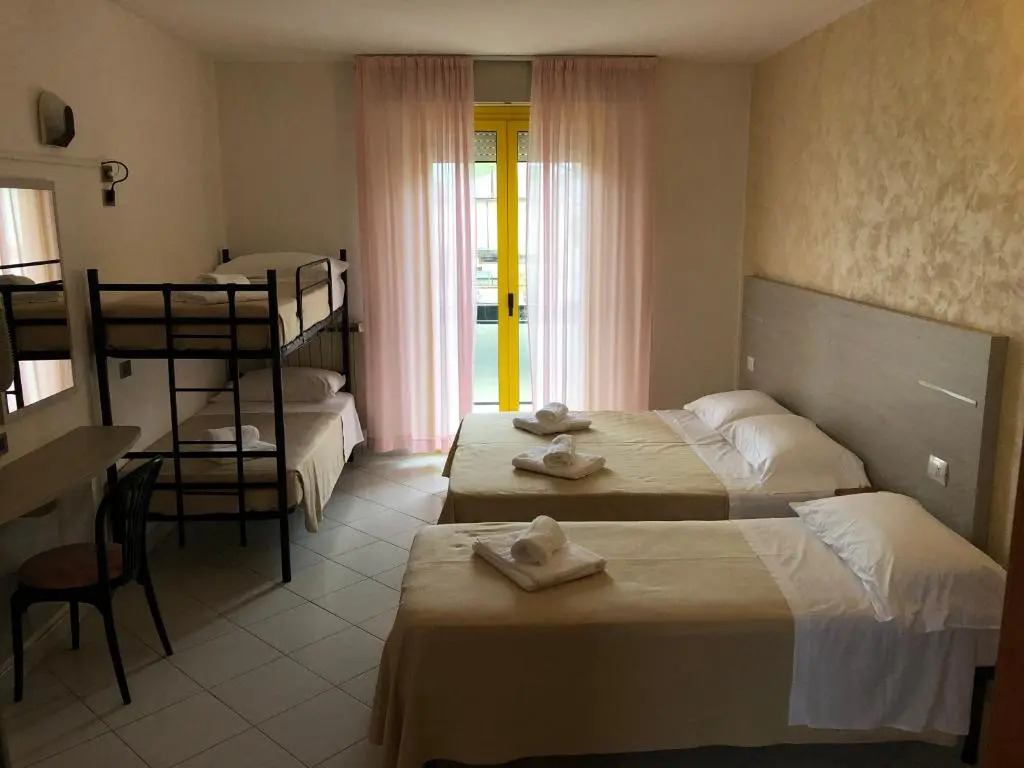 Hotel Marzia con Piscina