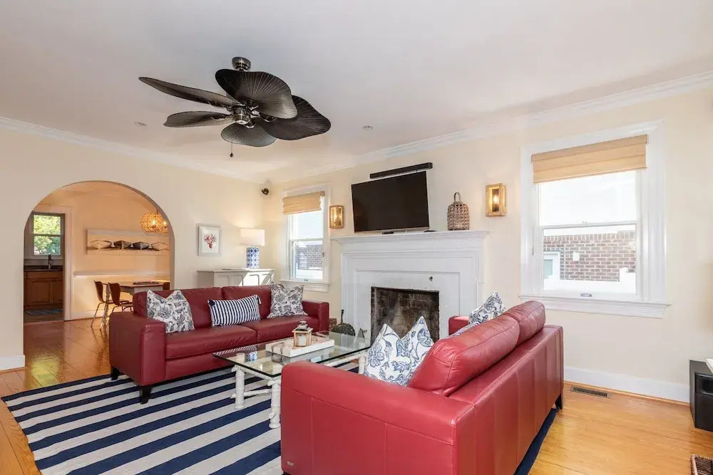 Charming 3 BR North End Beach Cottage One Block to the Beach Private Parking Private Backyard 1478