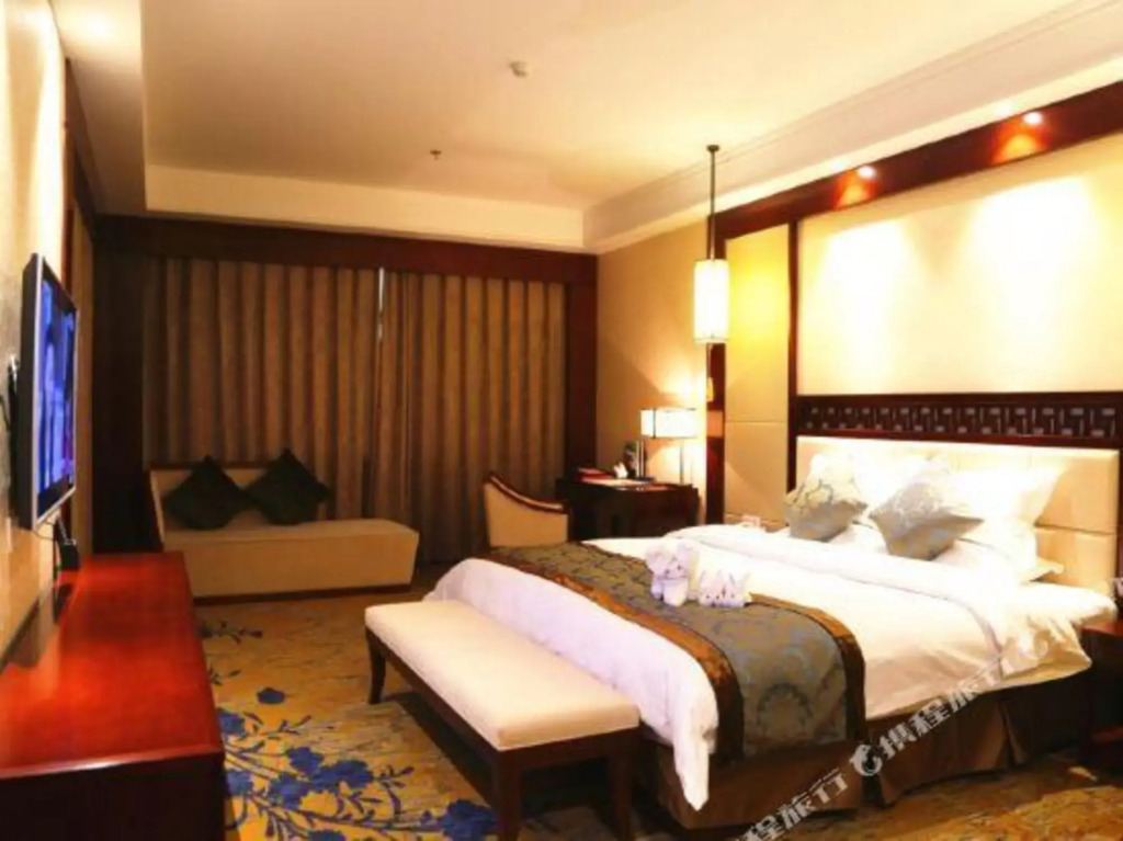 Lancui Lake Tian Mu Hot Spring Resort