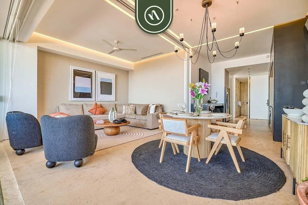 Luxury 1BR Condo With Private Terrace - Ocean View