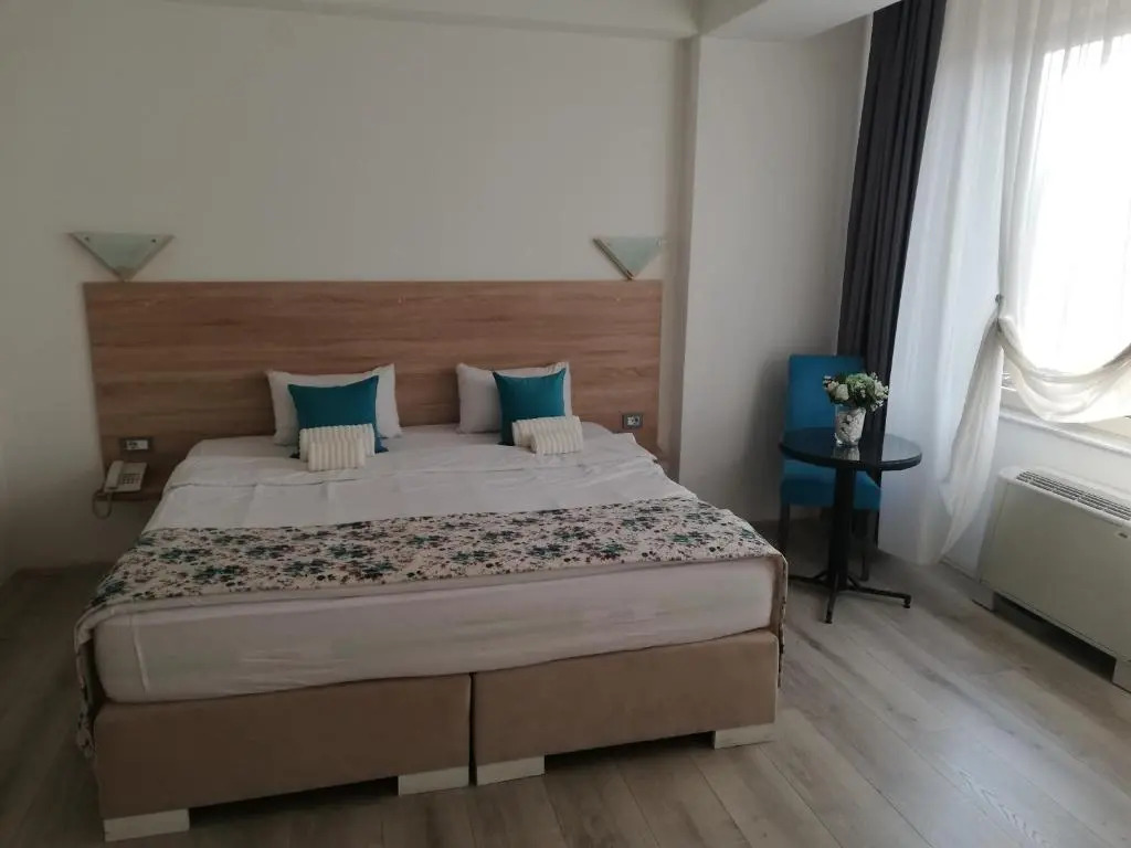 Atlas City Center Hotel