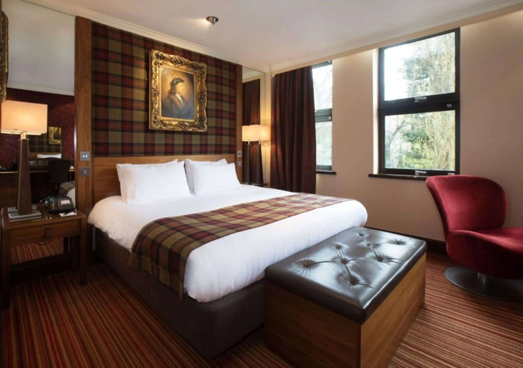 The Queen at Chester Hotel - Handwritten Collection