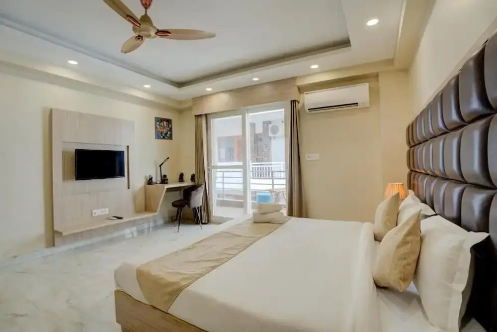 The Paras Studio Serviced Apartments