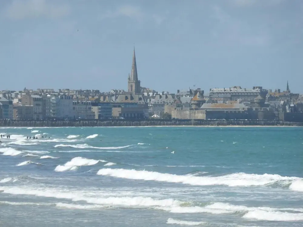 Quiet Duplex Apartment in St Briac sur Mer