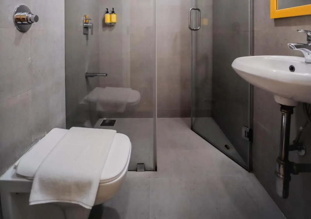 Bloom Hotel - Worli