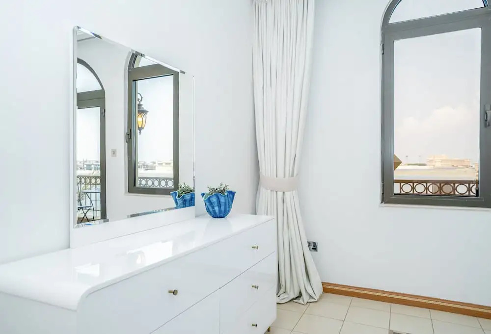 5BR Beach & pool villa in Palm