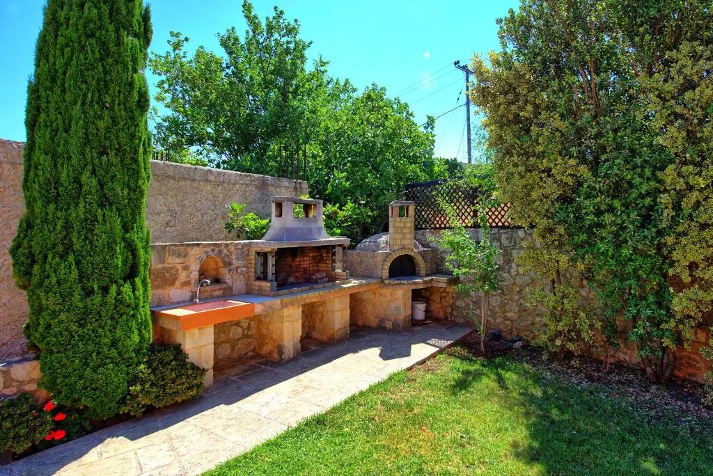 Villa Rodanthi by MediterraneanVillas