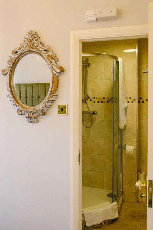 Prince of Wales - Townhouse