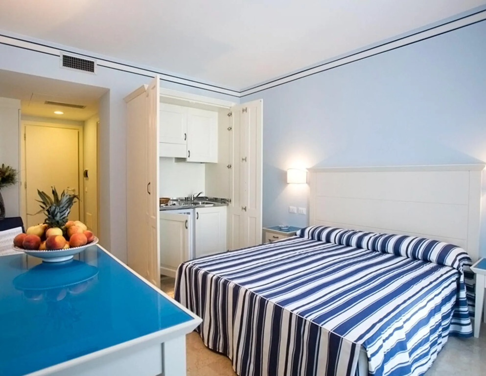 Essence Favignana - Cala la Luna Resort