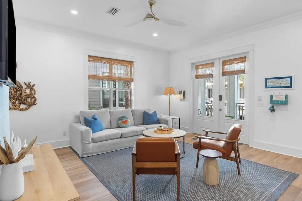 Good Day Sunshine by Avantstay Sleeps 16, Pool + Private Beach Access