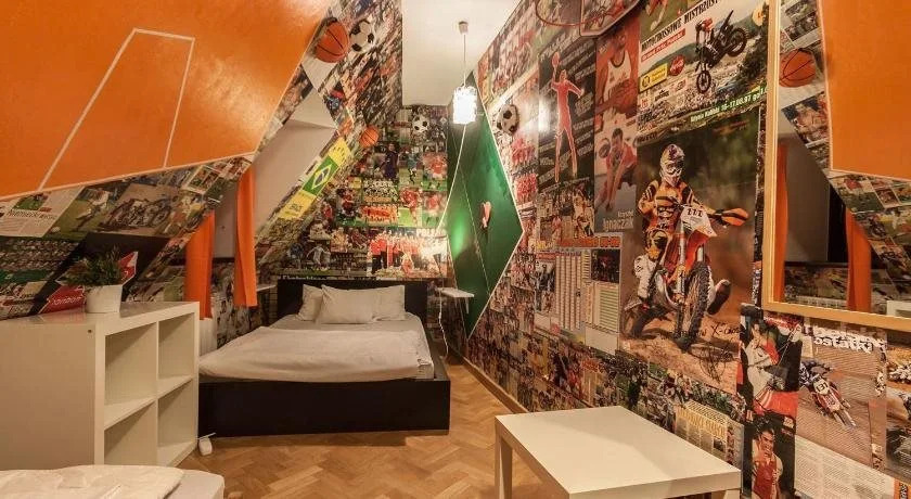 High 5 Hostel
