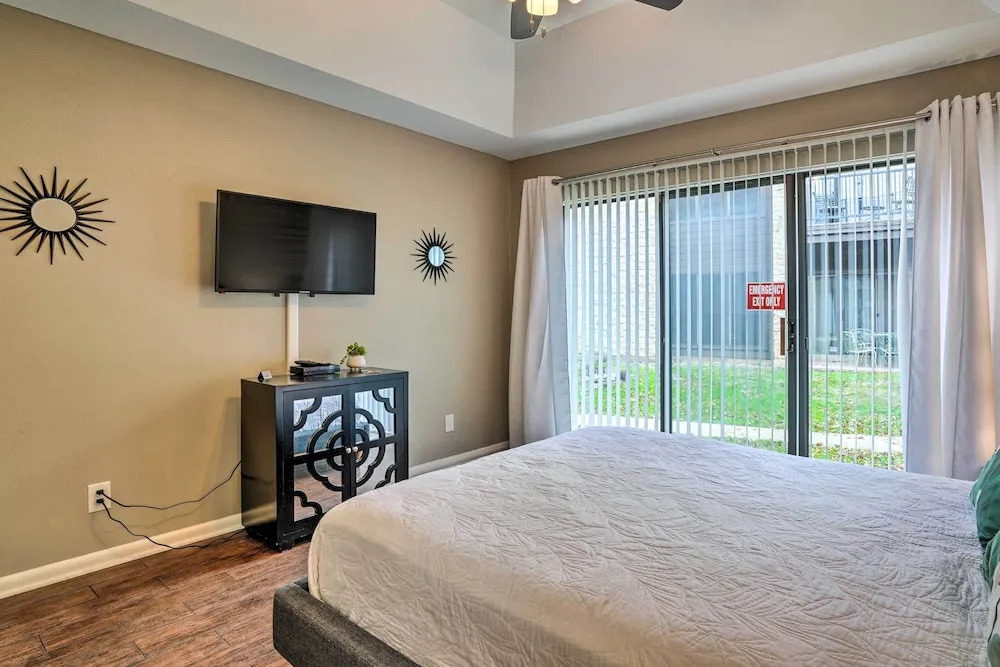 Graham Haus' River Condo: Walk to Schlitterbahn!