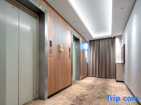 LE JU Hotel (Zhengzhou Zhongzhou Avenue Zhongyuan International Exhibition Center)