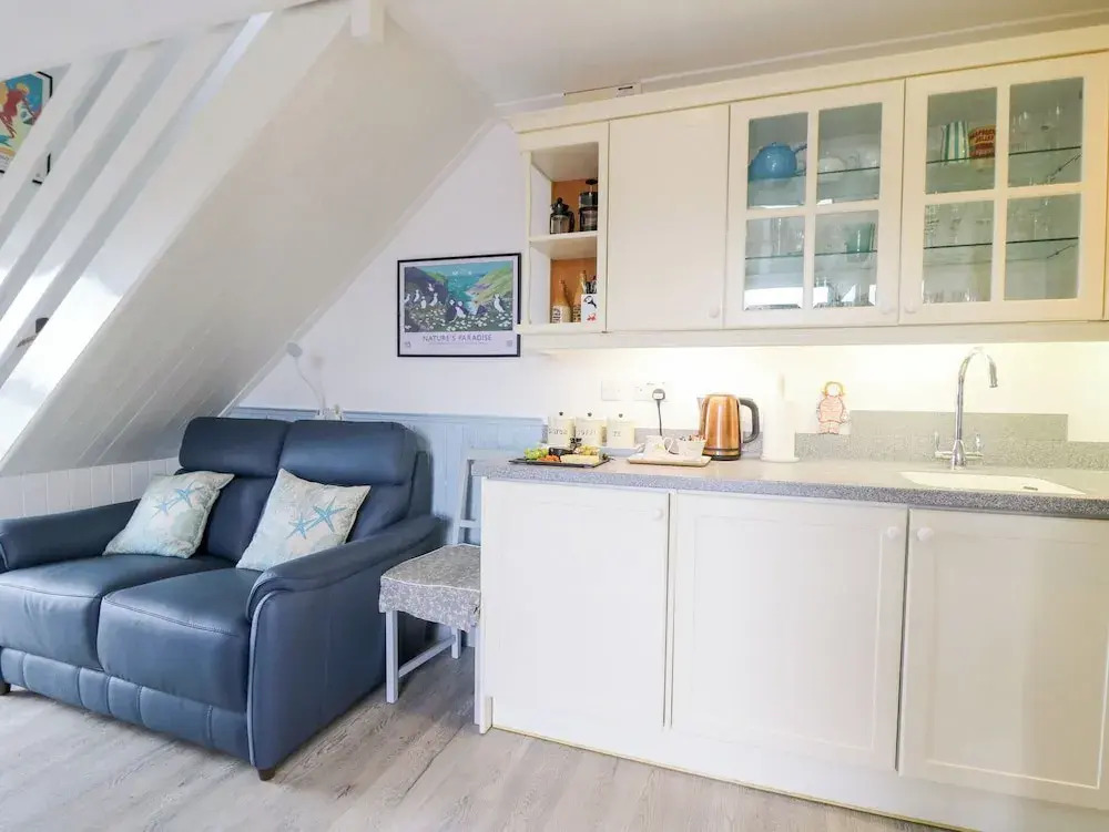 5 The Coach House