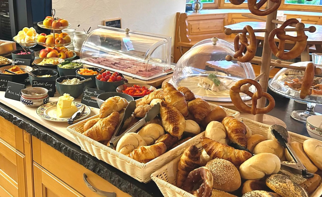 Ferienwohnung "Hirschbergsuite" am Schliersee mit Frühstück - 2min zum See mit Sauna & Frühstück