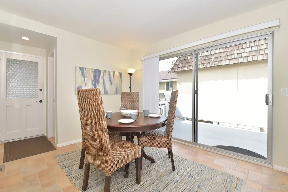 925 W Bay Ave 4 Bedroom Home