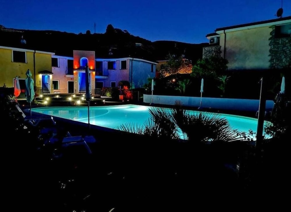 Sardinia Hillside Retreat - Apt 14 - 2BR, quiet area, parking
