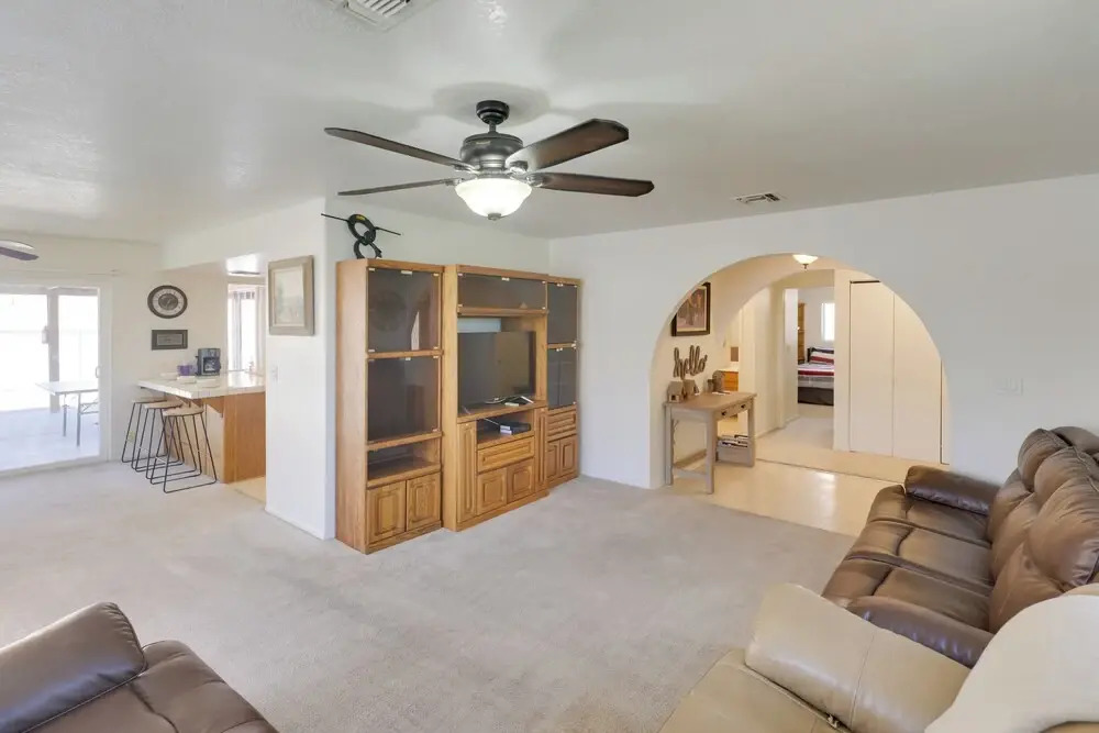 Quaint Bullhead City Getaway ~ 2 Mi to River!