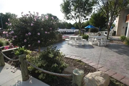 Put-in-Bay Poolview Condo #7