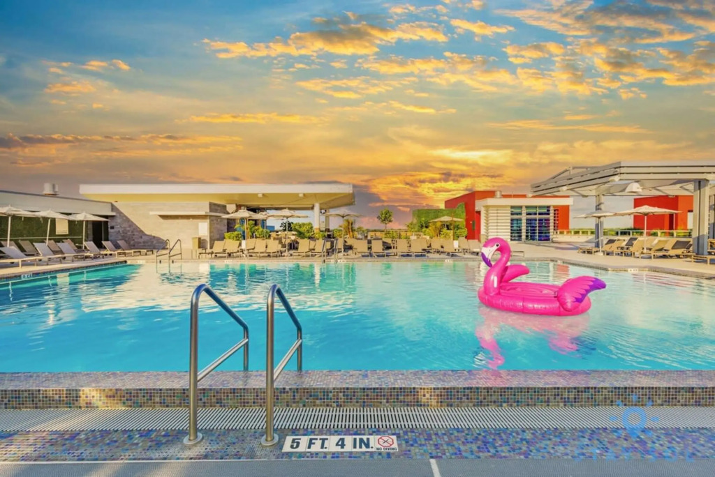Amazing Pool Balcony Up To 6 Near Beach
