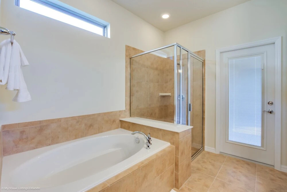 8875 Ultimate 8 Bedroom 6 Bathroom Windsor